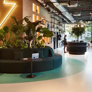 the-social-hub-barcelona-poble-nou.catalonia-hotels.com/
